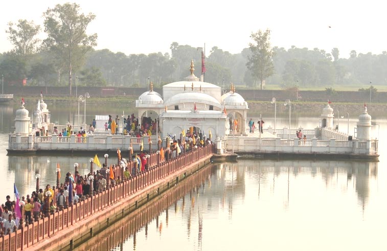 Jain Temple in Pavapuri