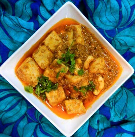 अपने लंच या डिनर में आसानी से बनाइये काजू कोरमा: